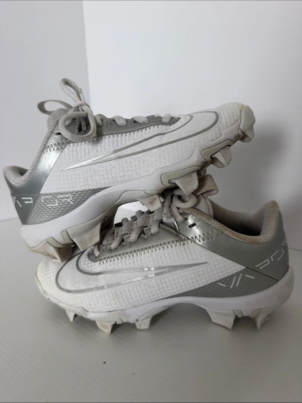 Nike White and Silver Kids Soccer Cleats VAPOR size 13